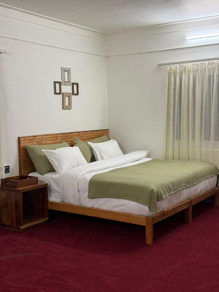 Janki Chatti Room Booking Near Parking